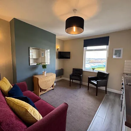 45 The Square Apartments, דירה סקארבורו