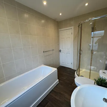 45 The Square Apartments, סקארבורו