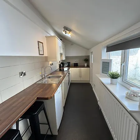 45 The Square Apartments, Apartament *