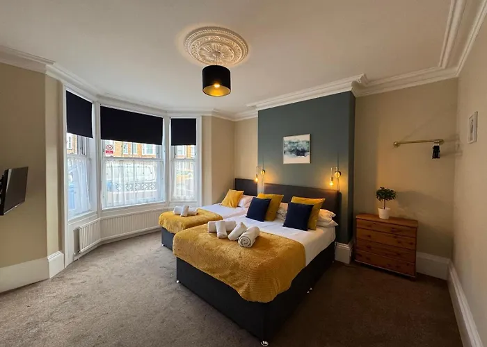 アパート 45 The Square Apartments,